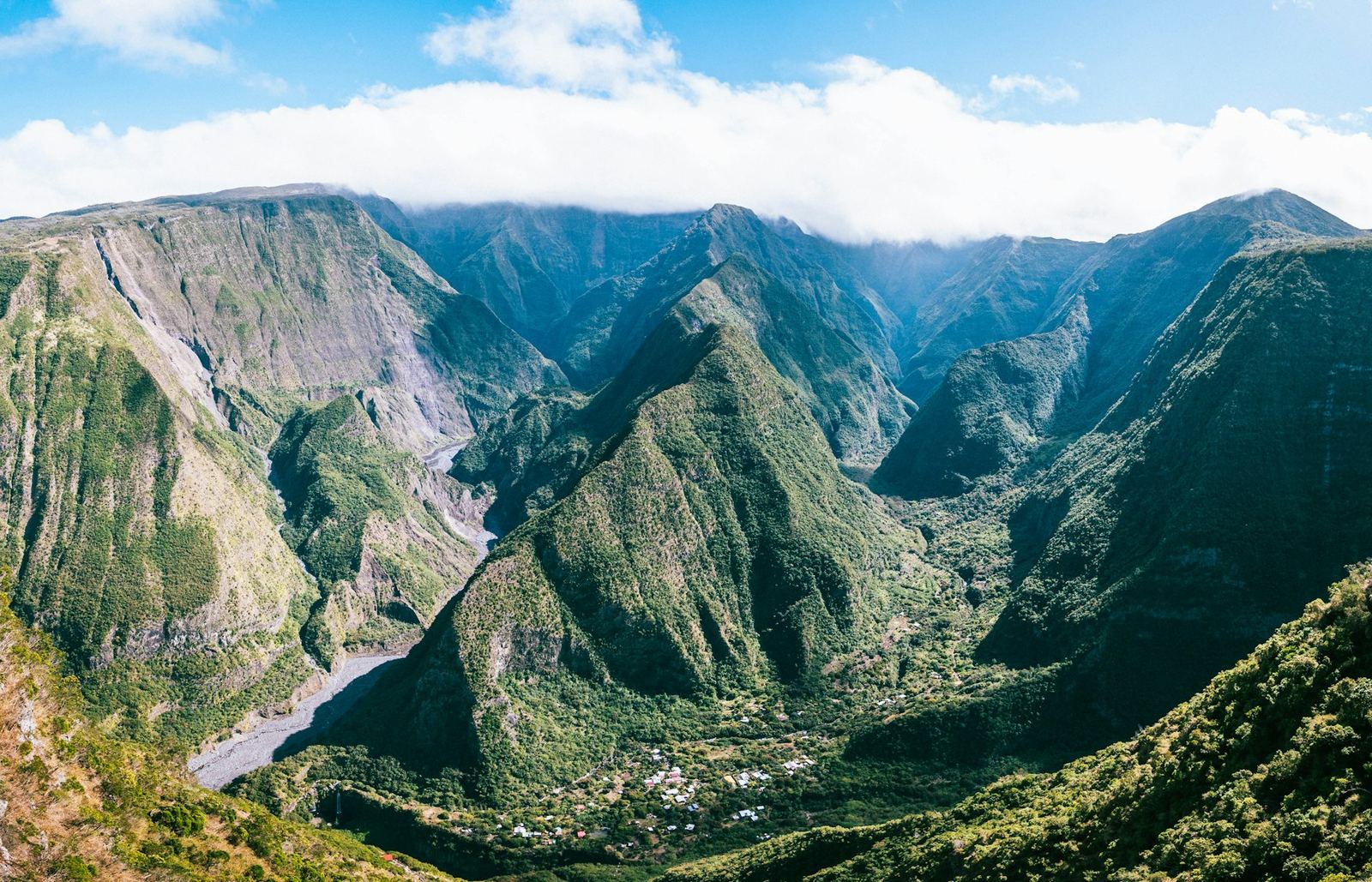 Vue sur le Bras de la Plaine depuis le belvédère de Bois Court, La Réunion